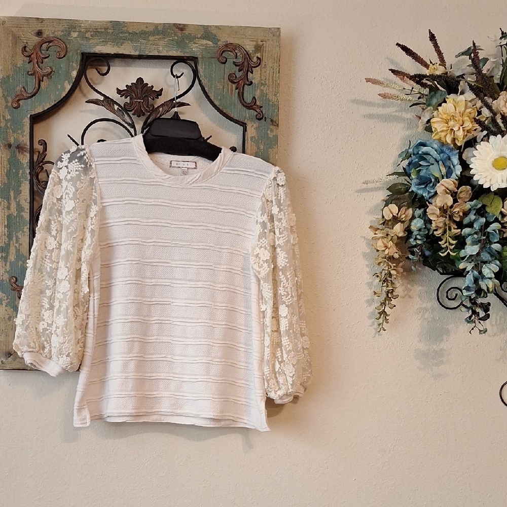 🔥🔥CLEARANCE🔥 Anthropology eri + ali Chic Lace Sleeve Sweater. Size XS - Picture 5 of 10